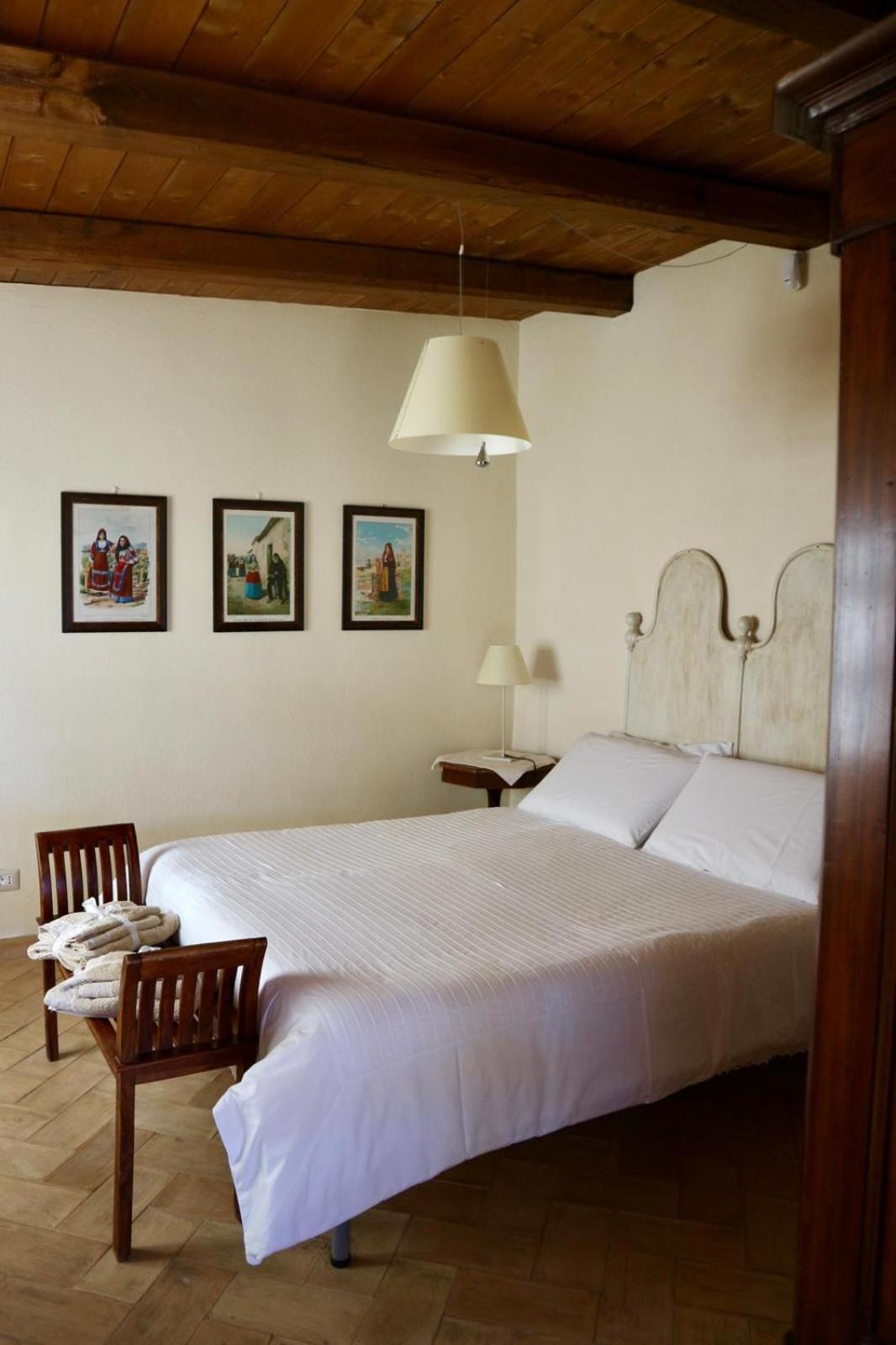 Monte Atena B&B Di Charme Stintino Habitación foto